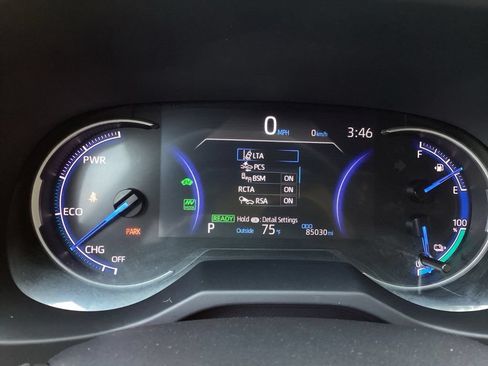 Used 2022 Toyota RAV4 SE w/ Weather & Moonroof Package AWD/4WD image 14