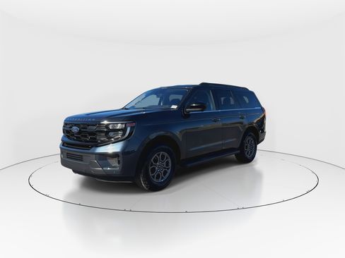 Used 2025 Ford Expedition Active image 4