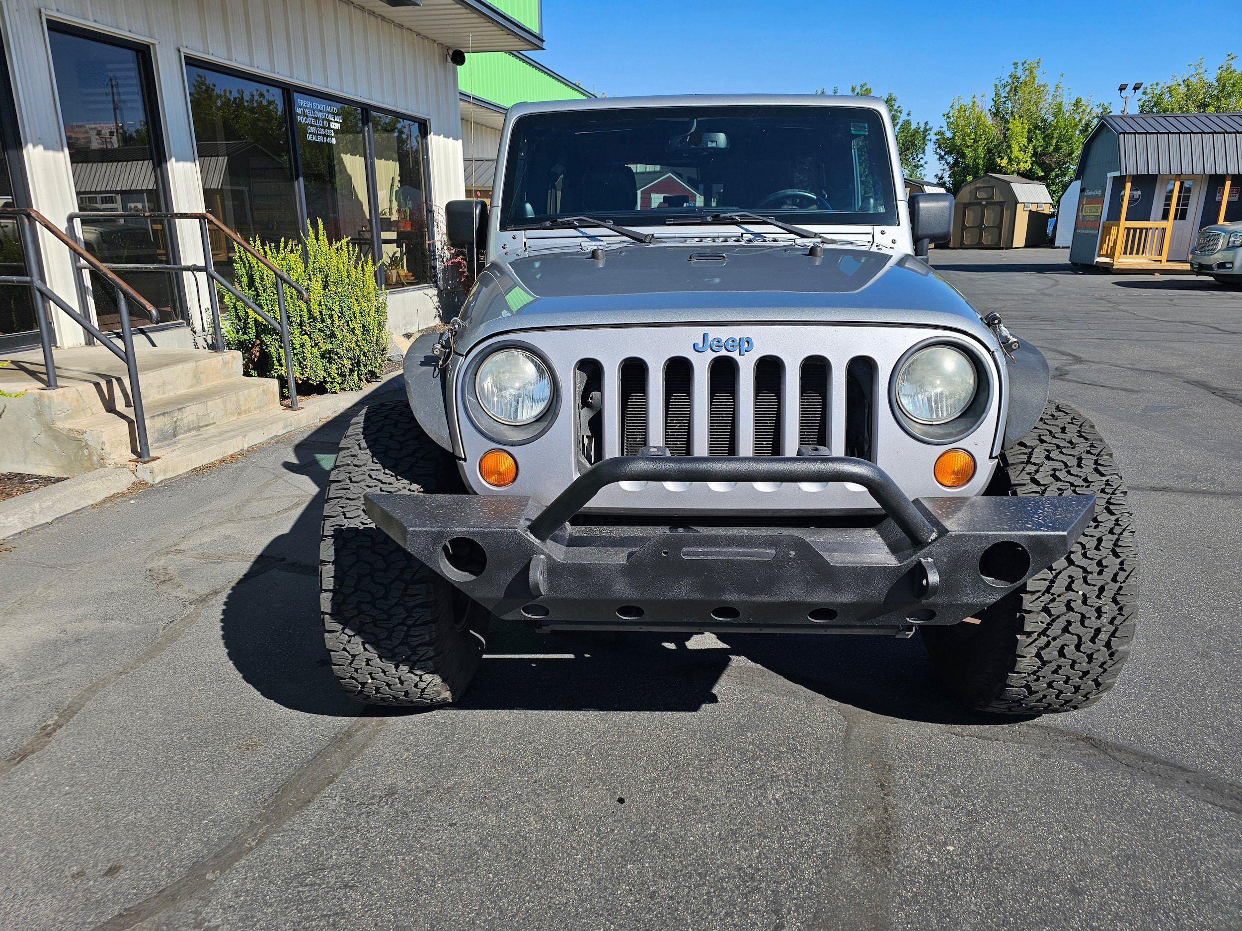 Used 2013 Jeep Wrangler Unlimited Sahara w/ Connectivity Group AWD/4WD image 3