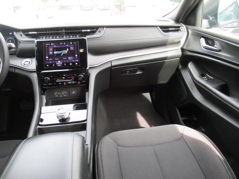 Certified 2025 Jeep Grand Cherokee L Laredo w/ Luxury Tech Group I RWD image 14