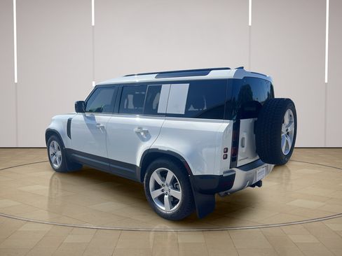 Used 2025 Land Rover Defender 110 S AWD/4WD image 3
