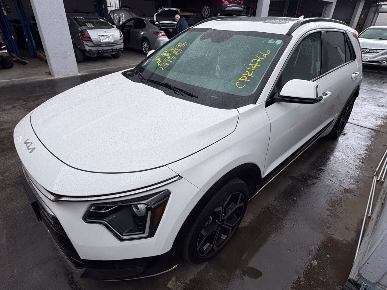 Certified 2023 Kia Niro EX Touring FWD image 2