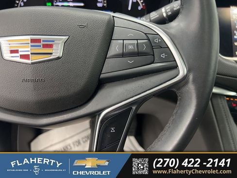 Used 2018 Cadillac XT5 Luxury w/ Driver Awareness Package image 28