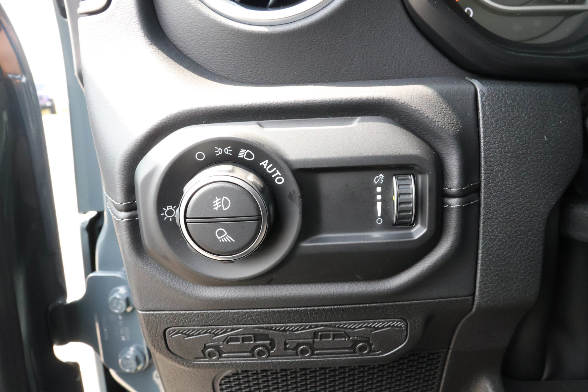 New 2026 Jeep Gladiator Sport AWD/4WD image 34