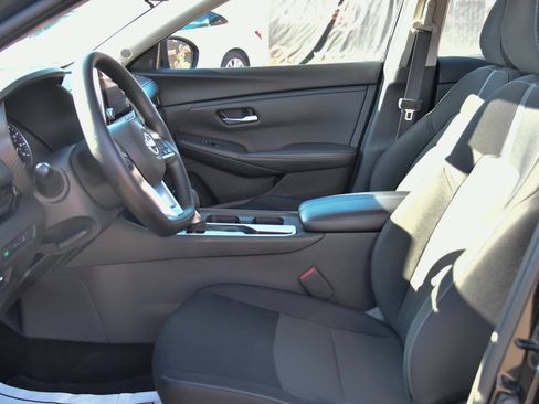 Used 2025 Nissan Sentra SV FWD image 16