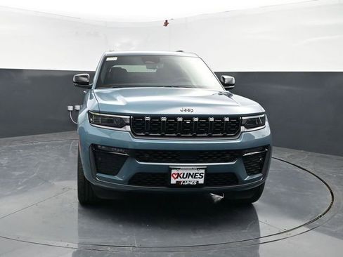 New 2026 Jeep Grand Cherokee Limited AWD/4WD image 2