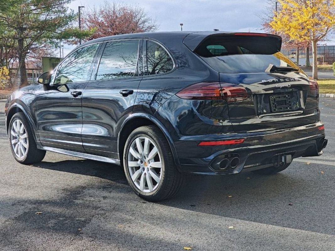 Used 2016 Porsche Cayenne S AWD/4WD image 6