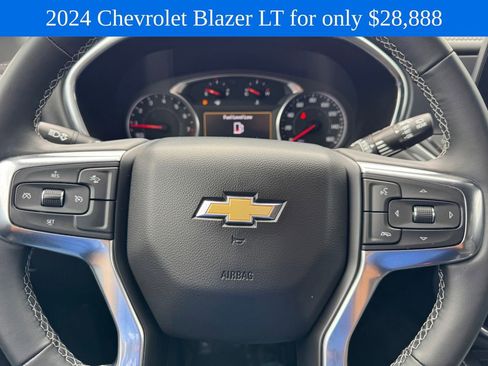 Used 2024 Chevrolet Blazer LT w/ Sound & Technology Package FWD image 21