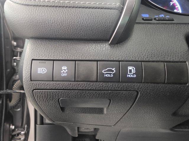 Used 2021 Toyota Camry SE FWD image 15