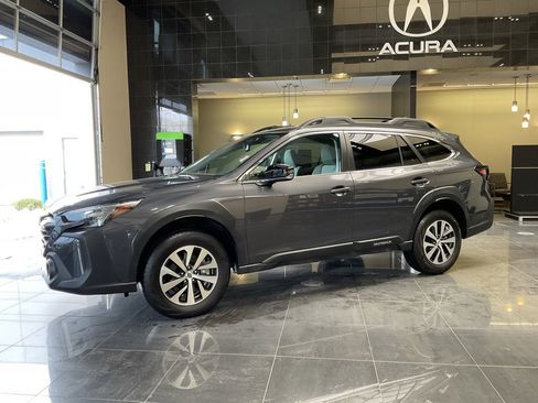 Used 2024 Subaru Outback Premium image 3