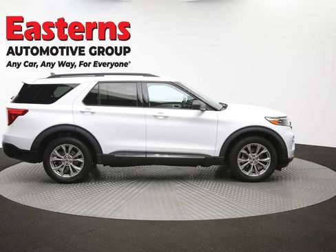Used 2022 Ford Explorer XLT w/ Equipment Group 202A AWD/4WD image 48