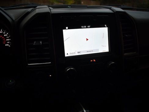 Used 2018 Ford F150 Raptor w/ Equipment Group 802A Luxury image 28