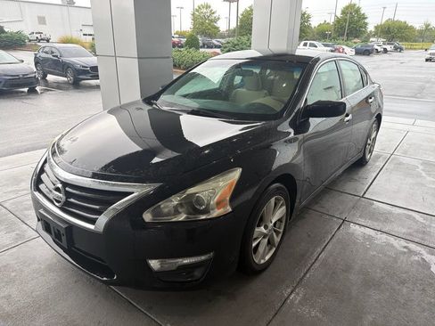 Used 2013 Nissan Altima 2.5 SV FWD image 2