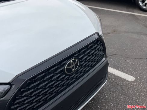 Used 2023 Toyota Corolla Cross LE w/ Moonroof Package AWD/4WD image 7