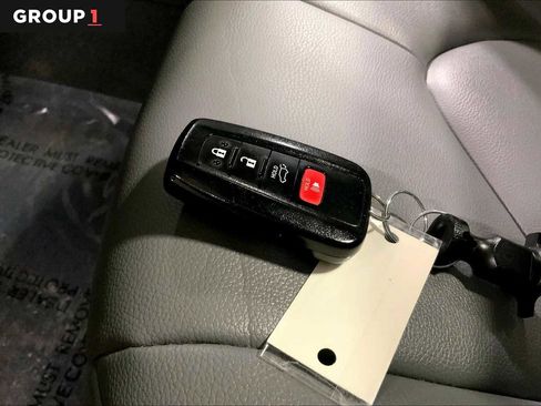 Certified 2021 Toyota Highlander XLE image 15