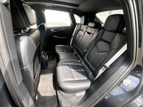 Certified 2025 Porsche Macan S AWD/4WD image 22