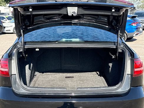 Used 2017 Volkswagen Jetta SE image 11