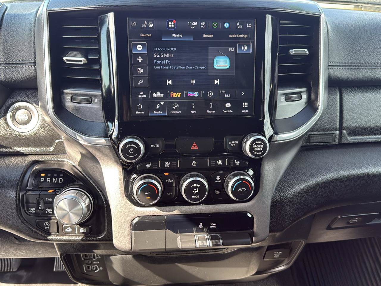 Used 2023 RAM 1500 Laramie w/ Off Road Group AWD/4WD image 23