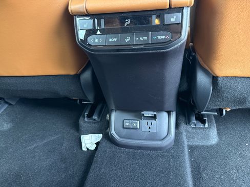 New 2026 Toyota Highlander Platinum image 20