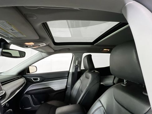 Used 2022 Jeep Compass Latitude w/ Sun and Sound Group image 22