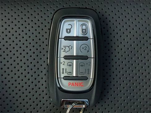 New 2026 Chrysler Pacifica Limited w/ Uconnect Theater Family Group image 41