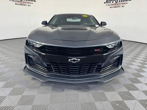 Used 2019 Chevrolet Camaro SS RWD image 5