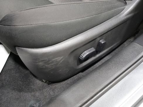 Used 2024 Nissan Altima 2.5 SV FWD image 11