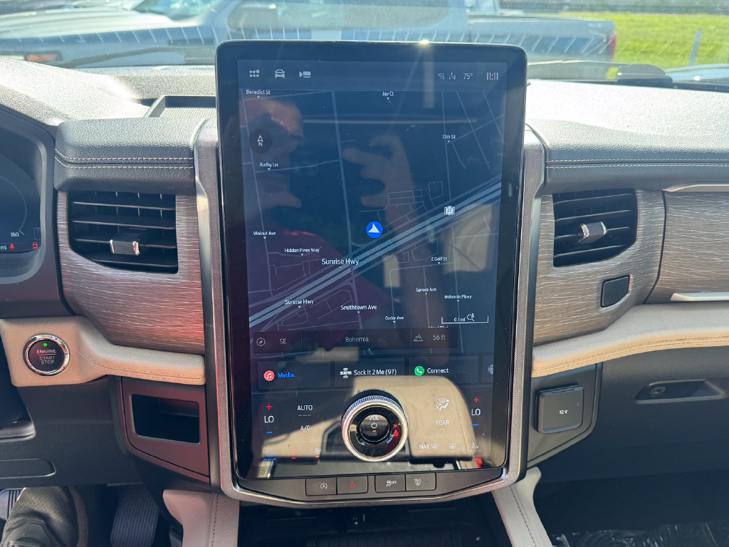 Used 2024 Ford Expedition Limited AWD/4WD image 18