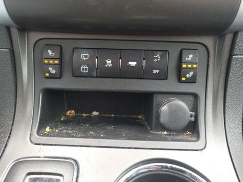 Used 2011 Chevrolet Traverse LT w/ Personal Connectivity Package FWD image 32