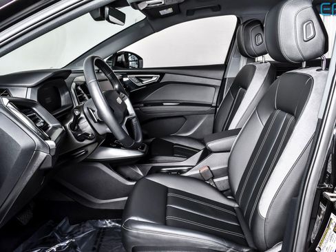 Used 2024 Audi Q4 e-tron Premium Plus image 16