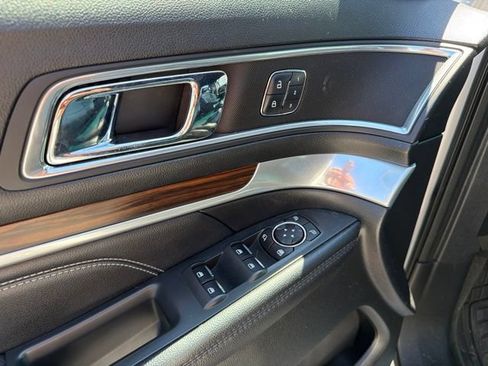 Used 2017 Ford Explorer Limited AWD/4WD image 10
