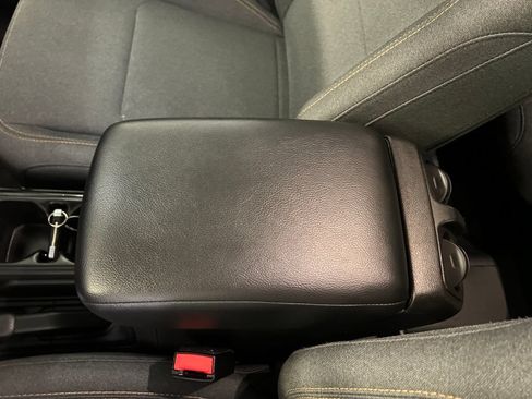 Used 2025 Jeep Wrangler Unlimited Sport AWD/4WD image 33