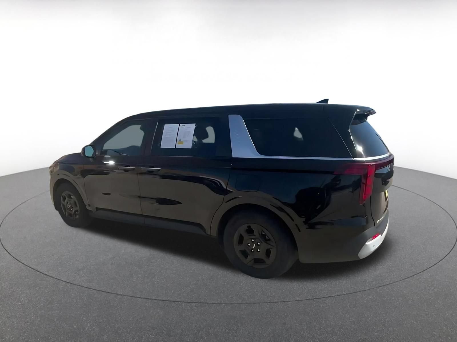 Used 2026 Kia Carnival FWD image 9