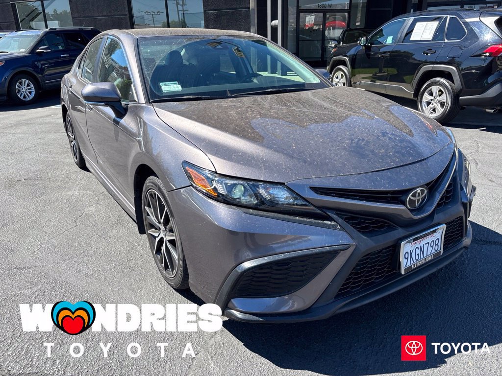 Used 2024 Toyota Camry SE FWD image 1