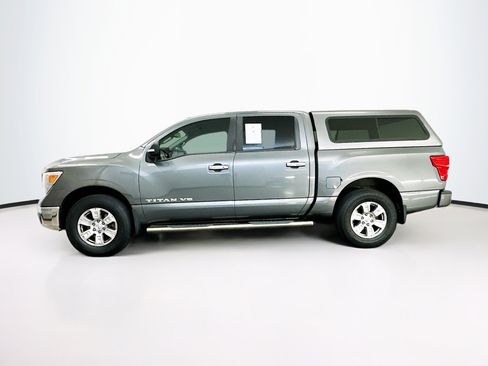 Used 2018 Nissan Titan SV w/ SV Convenience Package AWD/4WD image 4
