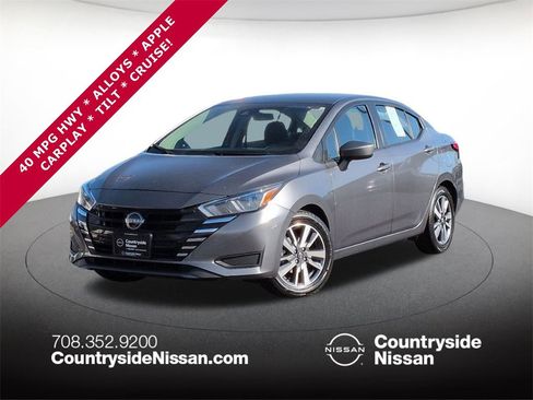 Used 2023 Nissan Versa SV image 1