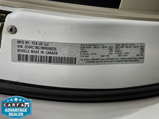 Used 2021 Chrysler Pacifica Touring-L FWD image 32