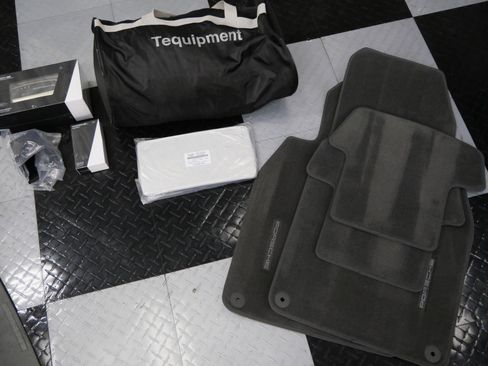 Used 2023 Porsche 911 Carrera image 35