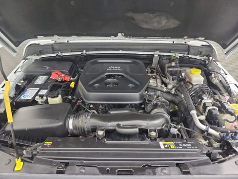 Used 2020 Jeep Wrangler Unlimited Sahara image 31