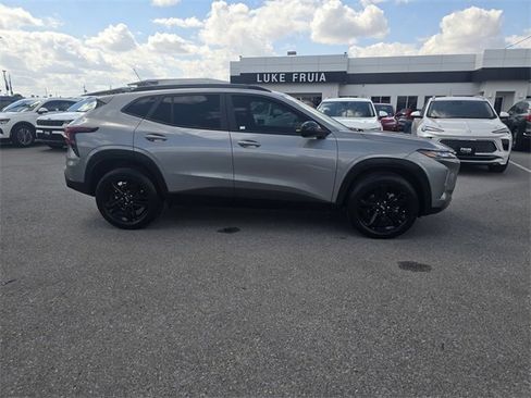 Used 2024 Chevrolet Trax ACTIV w/ Sunroof Package image 5