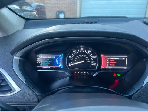 Used 2014 Lincoln MKZ Hybrid image 16