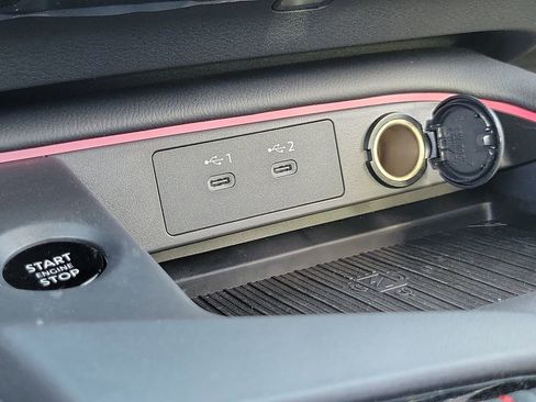 New 2026 Nissan Sentra SR w/ Floor Mat Package FWD image 9