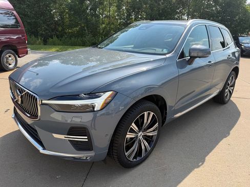 Used 2023 Volvo XC60 B5 Plus w/ Climate Package AWD/4WD image 1