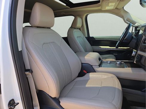Used 2023 Ford Expedition Max Limited AWD/4WD image 8
