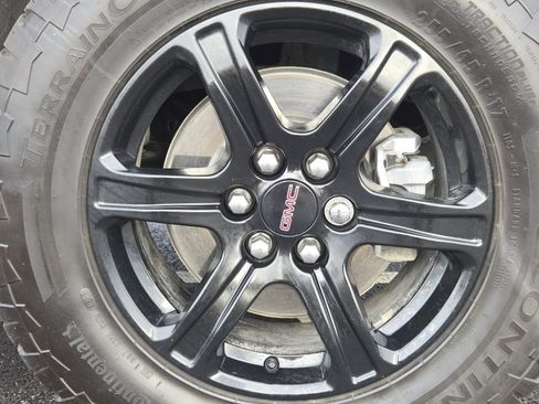 Used 2023 GMC Acadia AT4 w/ Trailering Package image 11