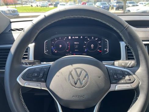 Used 2023 Volkswagen Atlas SEL AWD/4WD image 44