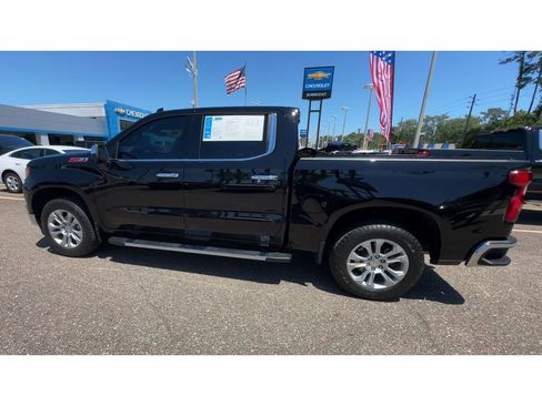 Used 2025 Chevrolet Silverado 1500 LTZ w/ LTZ Premium Package AWD/4WD image 6