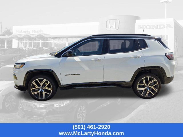 Used 2025 Jeep Compass Limited w/ Elite Group AWD/4WD image 2