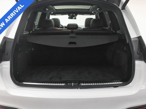 Used 2024 Mercedes-Benz GLS 450 4MATIC image 8