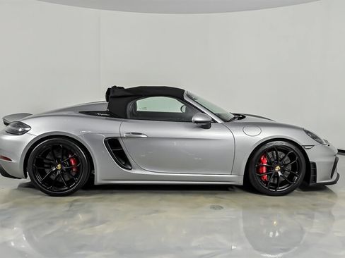 Used 2022 Porsche 718 Boxster Spyder RWD image 12